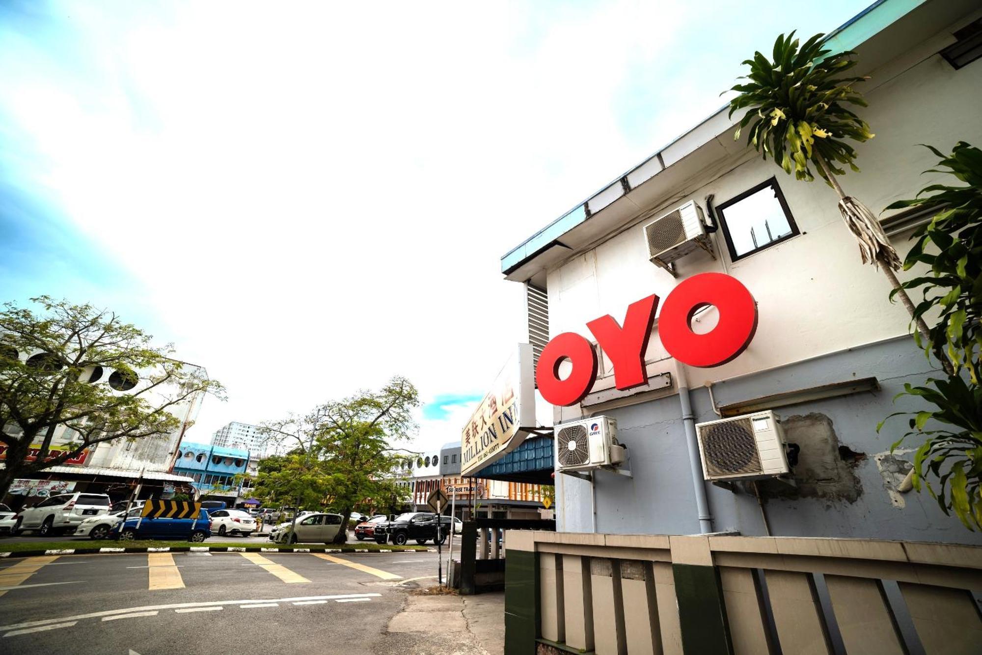 Oyo 90208 Milion Inn Мири Экстерьер фото